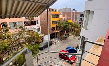 Venta de Casa de 4 Pisos  – Santiago de Surco
