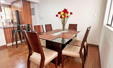 Venta de Casa de 4 Pisos  – Santiago de Surco
