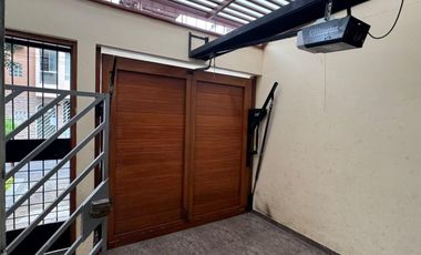 Venta de Casa de 4 Pisos  – Santiago de Surco