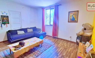 Hogar familiar: luminoso, seguro y con patio