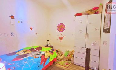 Hogar familiar: luminoso, seguro y con patio