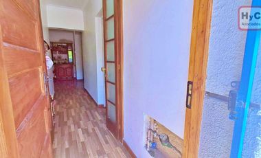 Hogar familiar: luminoso, seguro y con patio