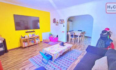 Hogar familiar: luminoso, seguro y con patio