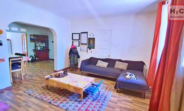 Hogar familiar: luminoso, seguro y con patio