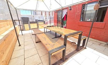 CASA EN PARQUE INGLES 4D 3B  PATIO AMPLIO