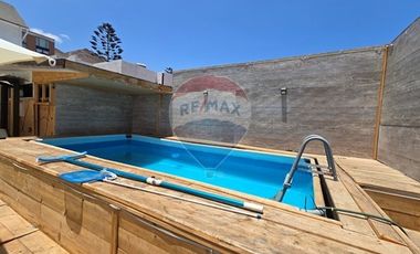 CASA EN PARQUE INGLES 4D 3B  PATIO AMPLIO