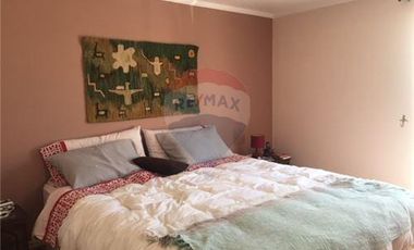 CASA EN PARQUE INGLES 4D 3B  PATIO AMPLIO