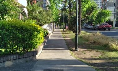 ESTACIONAMIENTO SEGURO EN BARRIO RESIDENCIAL DE ÑUÑOA