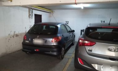 ESTACIONAMIENTO SEGURO EN BARRIO RESIDENCIAL DE ÑUÑOA