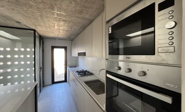 SE VENDE CASA DE 2 PISOS EN BOSQUES DE MONTEMAR (CÓD. 571)