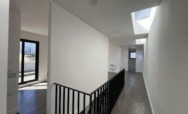 SE VENDE CASA DE 2 PISOS EN BOSQUES DE MONTEMAR (CÓD. 571)