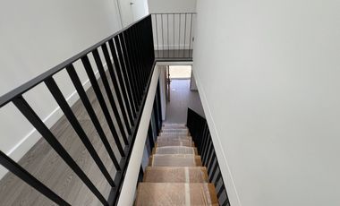 SE VENDE CASA DE 2 PISOS EN BOSQUES DE MONTEMAR (CÓD. 571)