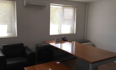 SE ARRIENDA CASA COMERCIAL EN AV. LAS CONDES (CÓD. 569)