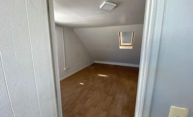 SE ARRIENDA CASA COMERCIAL EN AV. LAS CONDES (CÓD. 569)