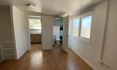 SE ARRIENDA CASA COMERCIAL EN AV. LAS CONDES (CÓD. 569)