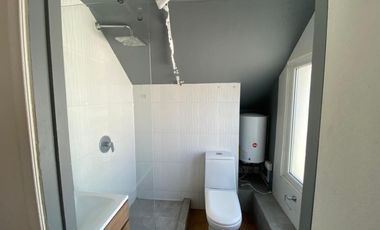 SE ARRIENDA CASA COMERCIAL EN AV. LAS CONDES (CÓD. 569)