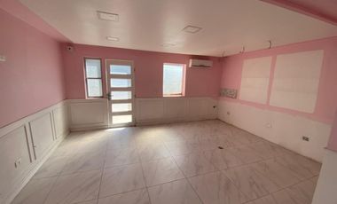 SE ARRIENDA CASA COMERCIAL EN AV. LAS CONDES (CÓD. 569)