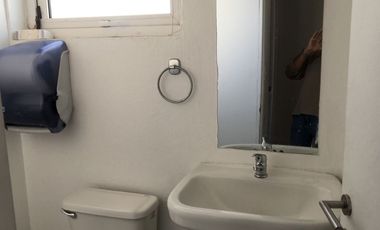 SE ARRIENDA CASA COMERCIAL EN AV. LAS CONDES (CÓD. 569)