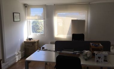 SE ARRIENDA CASA COMERCIAL EN AV. LAS CONDES (CÓD. 569)