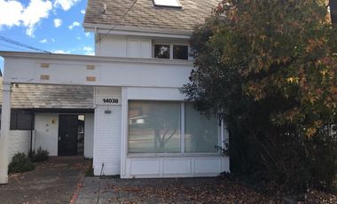 SE ARRIENDA CASA COMERCIAL EN AV. LAS CONDES (CÓD. 569)