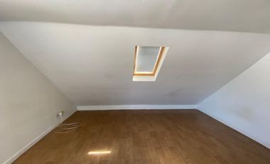 SE ARRIENDA CASA COMERCIAL EN AV. LAS CONDES (CÓD. 569)