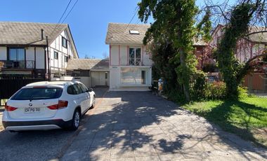 SE ARRIENDA CASA COMERCIAL EN AV. LAS CONDES (CÓD. 569)