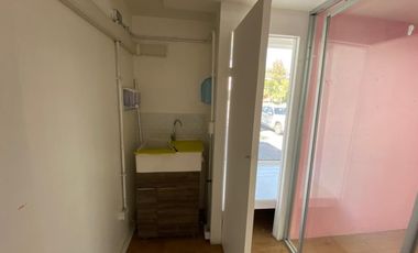 SE ARRIENDA CASA COMERCIAL EN AV. LAS CONDES (CÓD. 569)