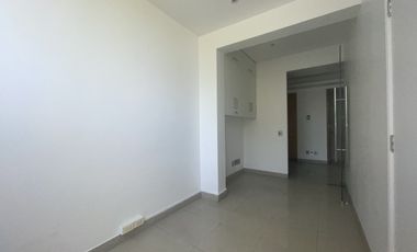 SE ARRIENDA OFICINA EN REÑACA
