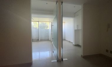 SE ARRIENDA OFICINA EN REÑACA