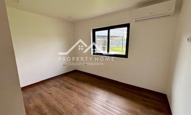 CASA 4 DORM + SERVICIO + PISCINA Y QUINCHO LOS BOSQUES