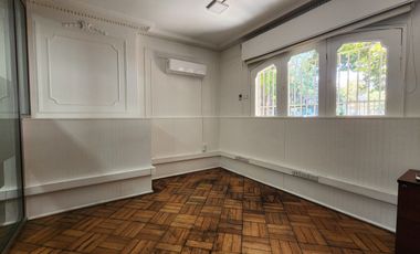 Arriendo casa comercial Los Leones/ Eliodoro Yañez