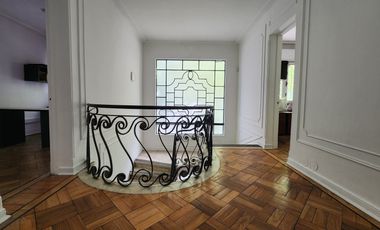 Arriendo casa comercial Los Leones/ Eliodoro Yañez