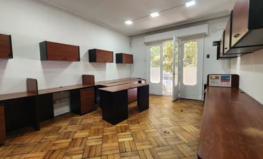 Arriendo casa comercial Los Leones/ Eliodoro Yañez