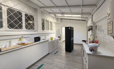 Arriendo casa comercial Los Leones/ Eliodoro Yañez