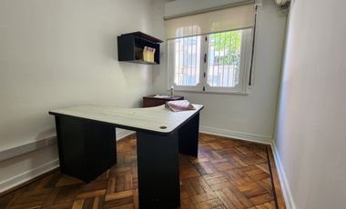 Arriendo casa comercial Los Leones/ Eliodoro Yañez