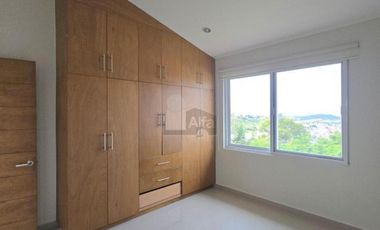 Casa en condominio en renta en Colinas del Bosque 2a Sección, Corregidora, Querétaro