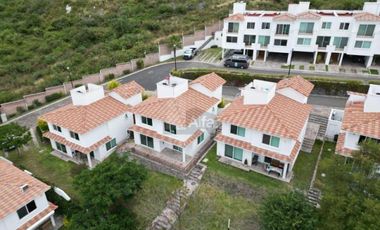 Casa en condominio en renta en Colinas del Bosque 2a Sección, Corregidora, Querétaro