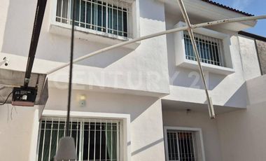 Casa en renta amueblada Esmeralda norte, Colima, Col.