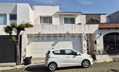 Casa en renta amueblada Esmeralda norte, Colima, Col.