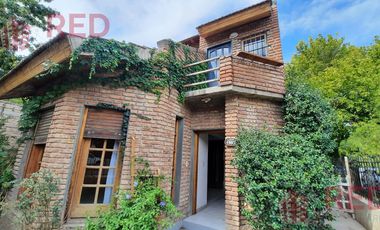 Vende Casa 2 dormitorios y  Monoambiente en Cipolletti