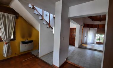 Vende Casa 2 dormitorios y  Monoambiente en Cipolletti