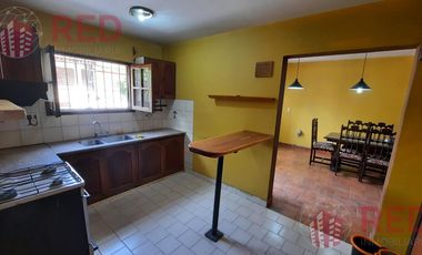 Vende Casa 2 dormitorios y  Monoambiente en Cipolletti