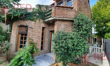 Vende Casa 2 dormitorios y  Monoambiente en Cipolletti