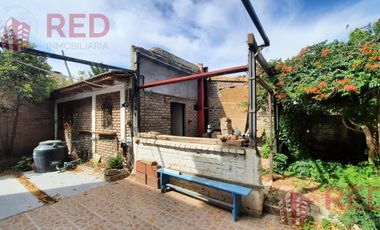 Vende Casa 2 dormitorios y  Monoambiente en Cipolletti