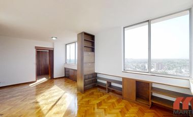 Departamento en alquiler en San Isidro 4 ambientes en Dúplex con escritorio, toilette y balcón,