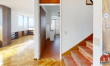 Departamento en alquiler en San Isidro 4 ambientes en Dúplex con escritorio, toilette y balcón,