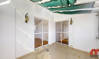 Departamento en alquiler en San Isidro 4 ambientes en Dúplex con escritorio, toilette y balcón,