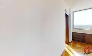 Departamento en alquiler en San Isidro 4 ambientes en Dúplex con escritorio, toilette y balcón,