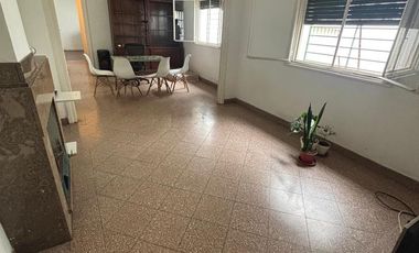 Chalet excelente ubicación, 3 dormitorios, jardín, quincho - Martinez