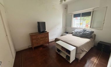 Chalet excelente ubicación, 3 dormitorios, jardín, quincho - Martinez